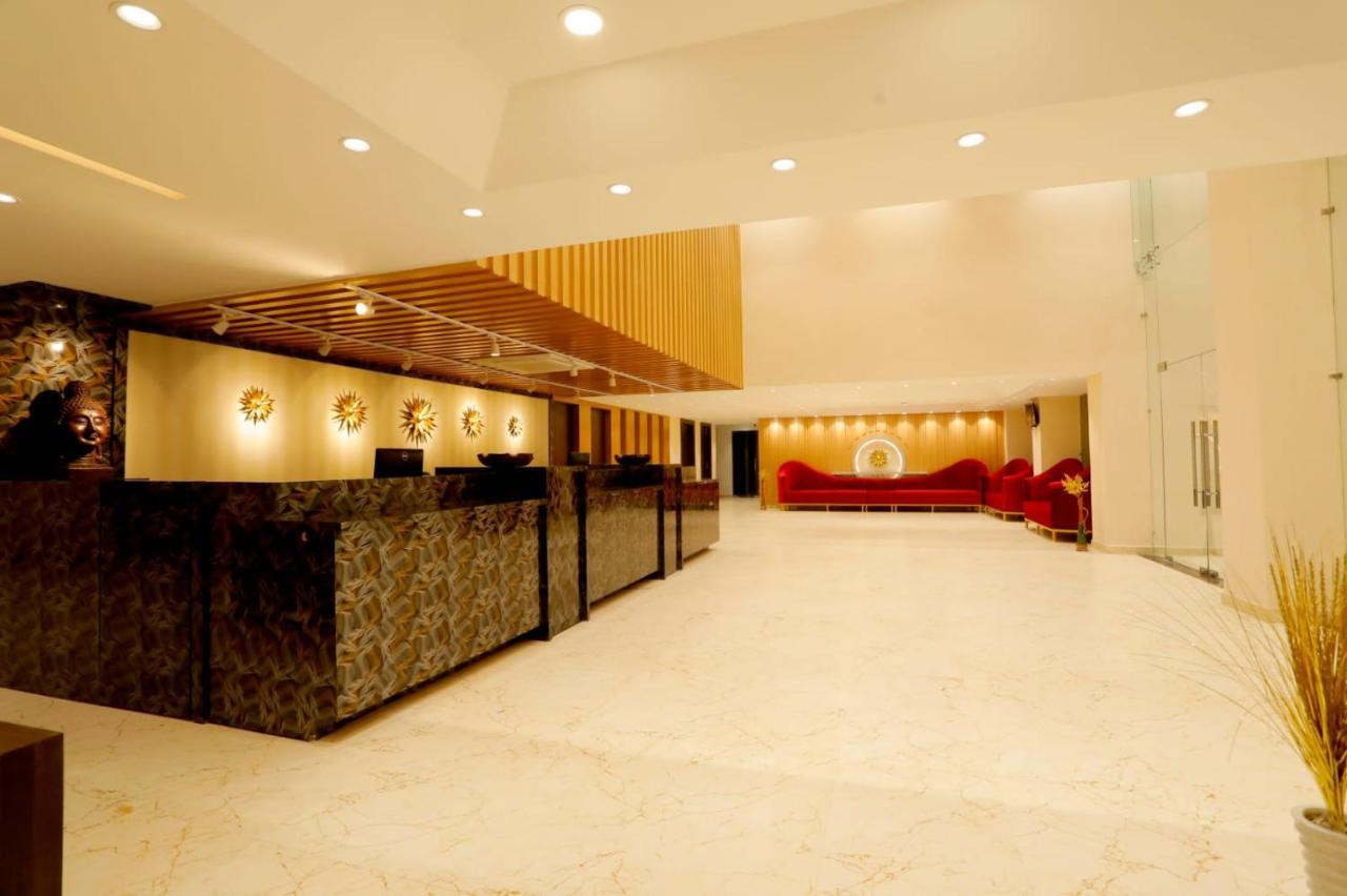 Hotel Palm Pacific Kota  Exterior photo