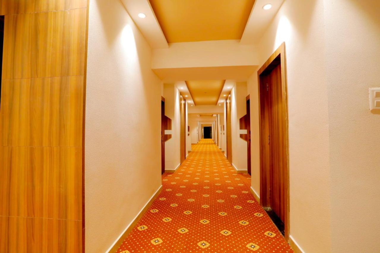 Hotel Palm Pacific Kota  Exterior photo